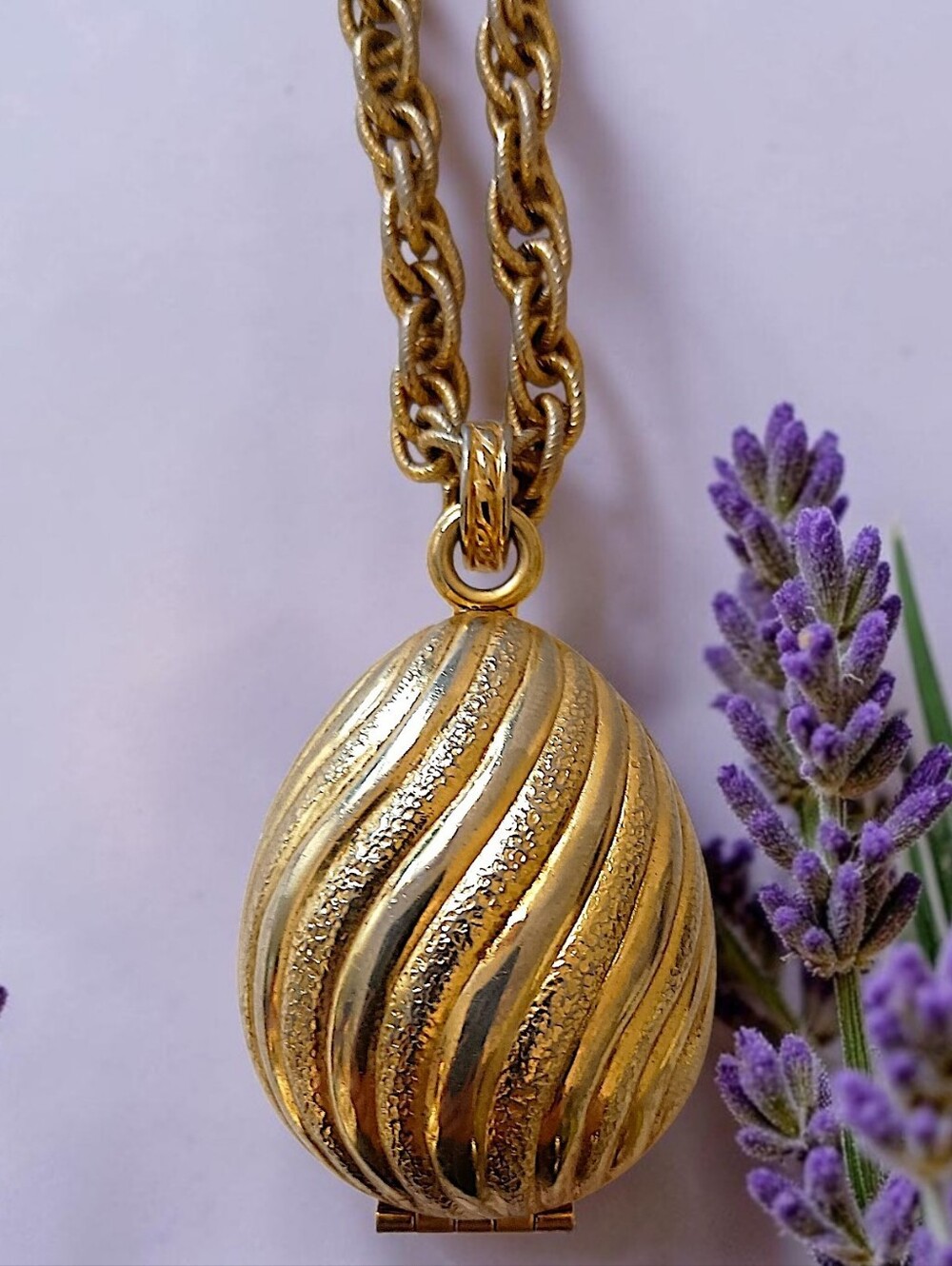 Avon Perfume Locket Necklace Golden Charmer Solid Long Vtg 1968 Mod Rope Chain
